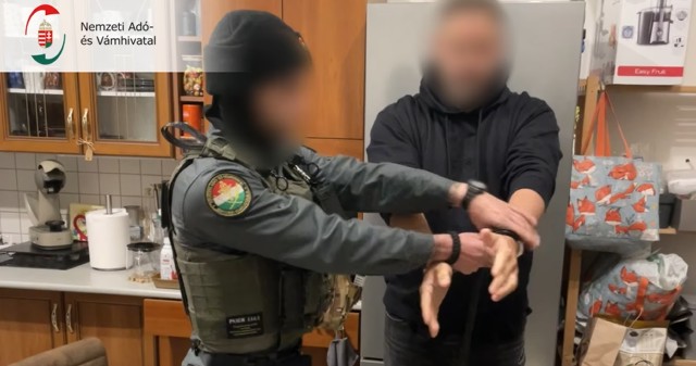 Őrizetben a hárommilliárd forintnyi áfa befizetését elmulasztó bűnbanda