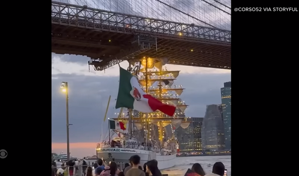 A Brooklyn hídnak ütközött egy mexikói vitorlás, ketten meghaltak – VIDEÓ