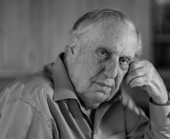 Elhunyt Frederick Forsyth angol író, A Sakál napja szerzője