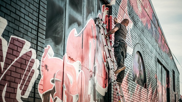 Összeveszett a barátjával, graffitikkel üzent neki egy pécsi fiatal