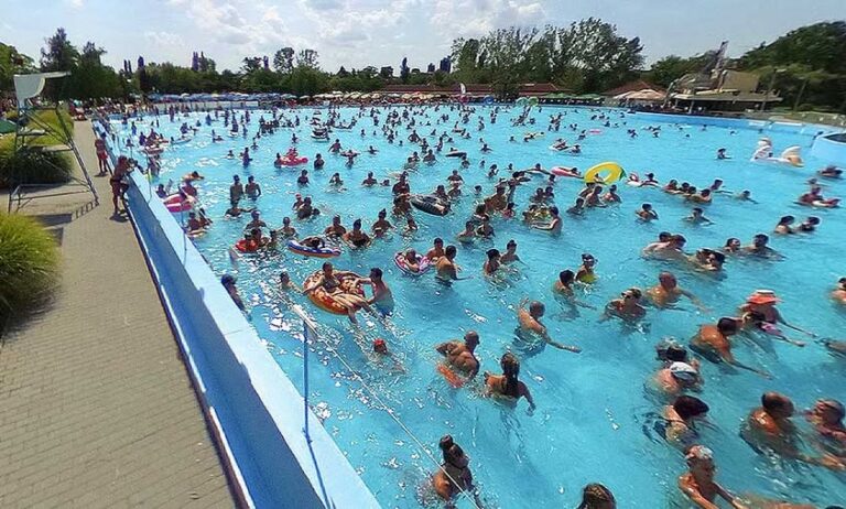 Meghalt egy 11 éves kisfiú, a strandon kapta el az agyevő baktériumot
