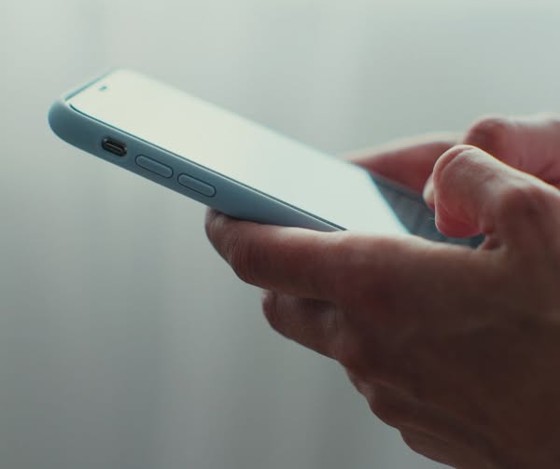 Parkolási pótdíjra hivatkoznak az SMS-es csalók Pécsen