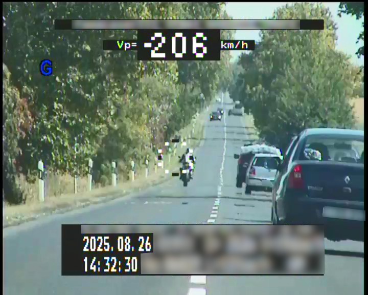 Csaknem félmilliós bírság a 206-tal száguldó baranyai motorosnak