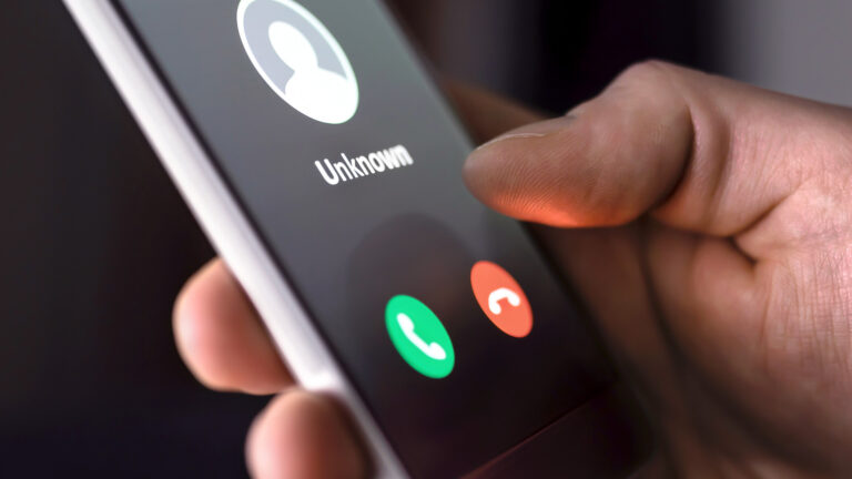 Telefonos csalók célkeresztjében az idősek – ismét Baranyában próbálkoznak