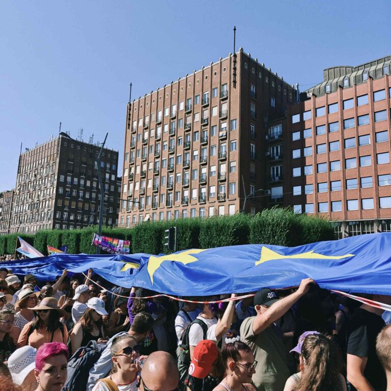 Nemzetközi figyelem a betiltott Pécs Pride körül – EP-képviselők Pécsre készülnek