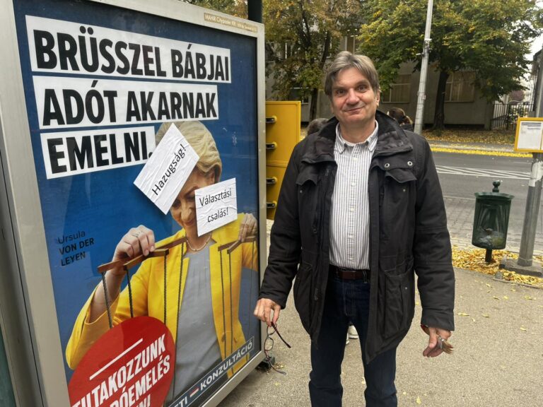 Heindl Péter: mozgalommá terebélyesedik a plakátrongálás