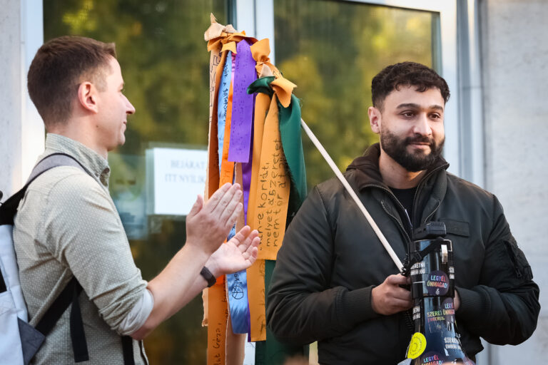 Kiállnak a jogvédő szervezetek a Pécs Pride szervezője mellett: Búzás-Hábel Géza kitüntetést érdemel, nem büntetést