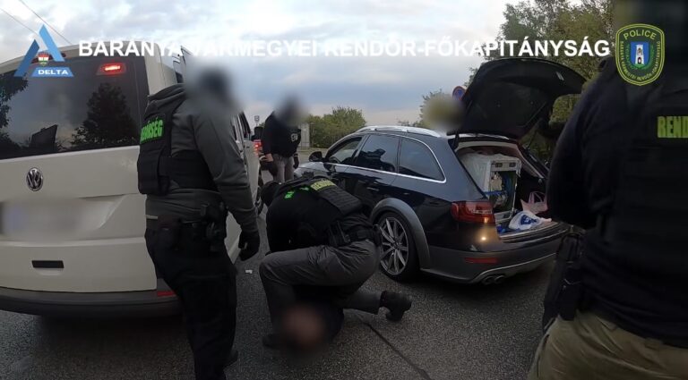 Nem szennyes volt a mosógépben – két kiló drogot találtak a pécsi rendőrök – VIDEÓ