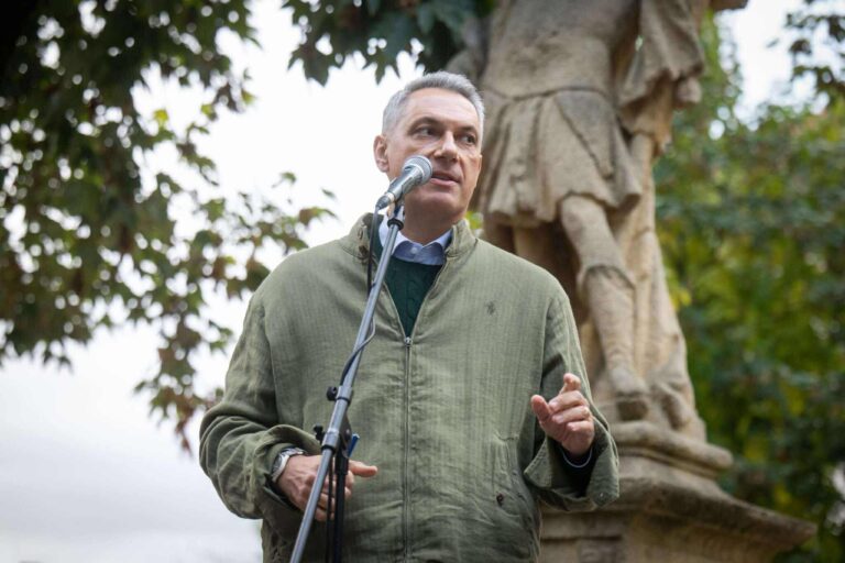 Autógyár, ipari park, turizmus: Lázár János fejlesztési robbanást ígér a térségnek