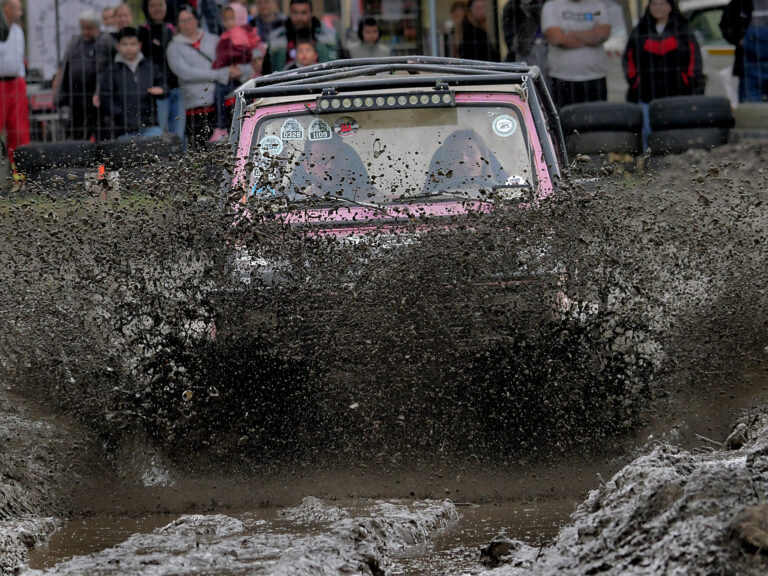 Off-road Beremenden: sárdobálás helyett sárdagasztásra hívták az érdeklődőket