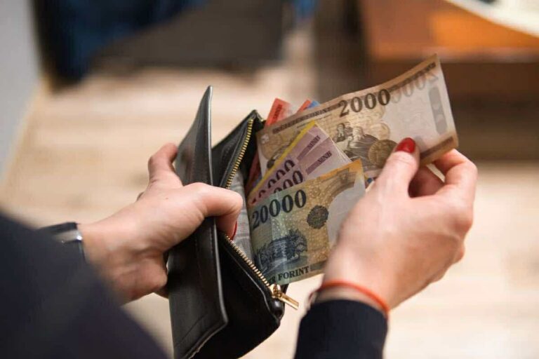 A pécsi óvónők is megkapják a kormány által előirányzott idei évi béremelést