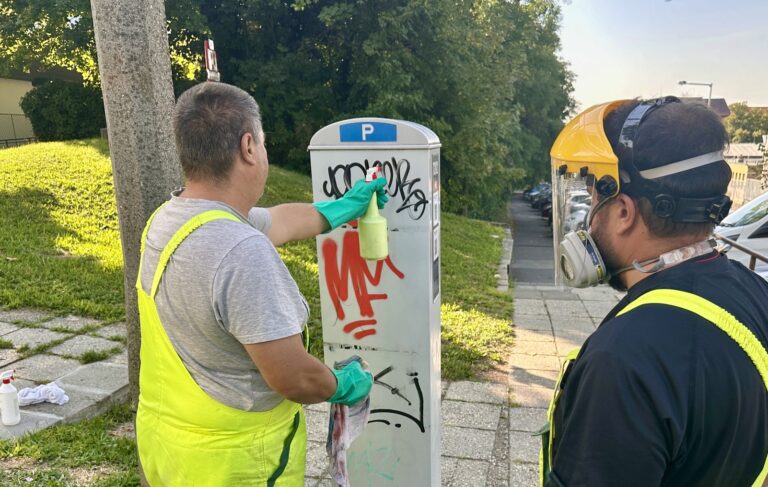 Tisztaság a falakon: Pécs hadat üzent a graffitinek