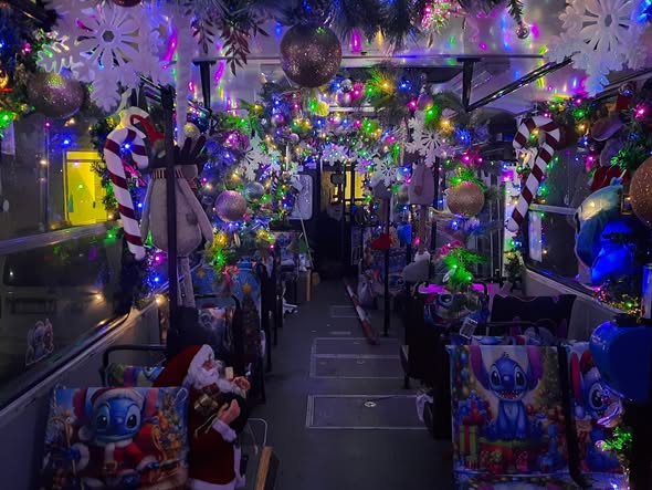 Idén ismét útnak indul az Adventi busz – új fényekkel, új díszítéssel, még több ünnepi varázslattal