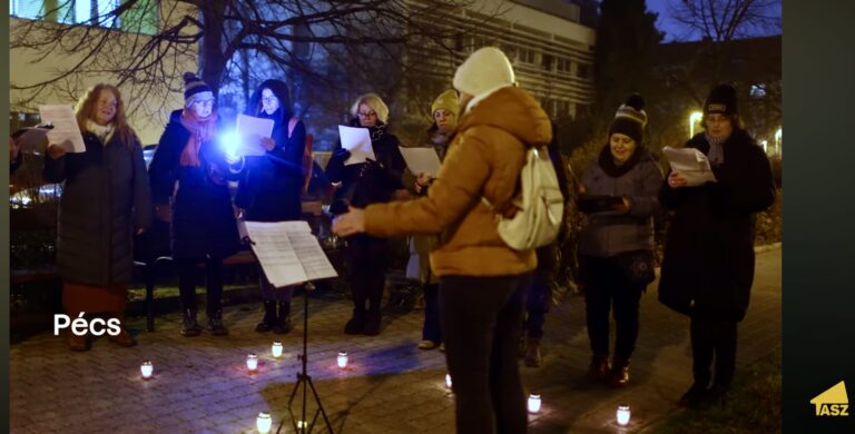 Pécsen is megszólalt az ének a kórházban maradt kisbabákért.