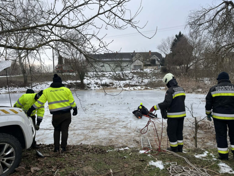 Jégről mentési gyakorlatok Baranyában