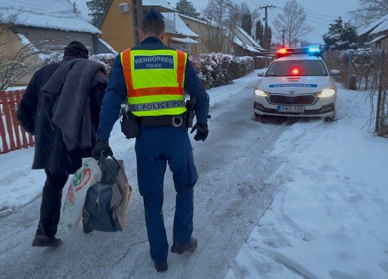 Rendőrök segítettek egy kihűlés közeli állapotban lévő idős férfin Harkányban