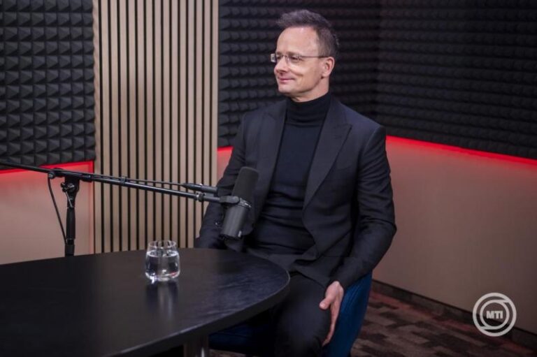 Szijjártó Péter: biztosított Magyarország energiaellátása, politikai okok állhatnak a Barátság vezeték leállása mögött
