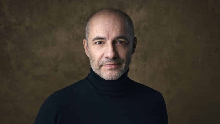 Rudolf Péter újabb öt évig vezeti a Vígszínházat