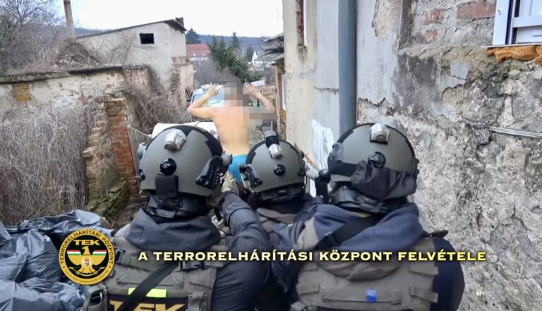 Emberrablás Pécsett – négymilliót követeltek, a TEK csapott le az elkövetőkre – VIDEÓ
