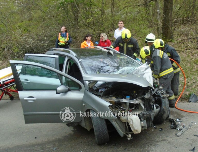 Súlyos baleset Hosszúhetény közelében – mentőhelikopter vitte kórházba a sofőrt