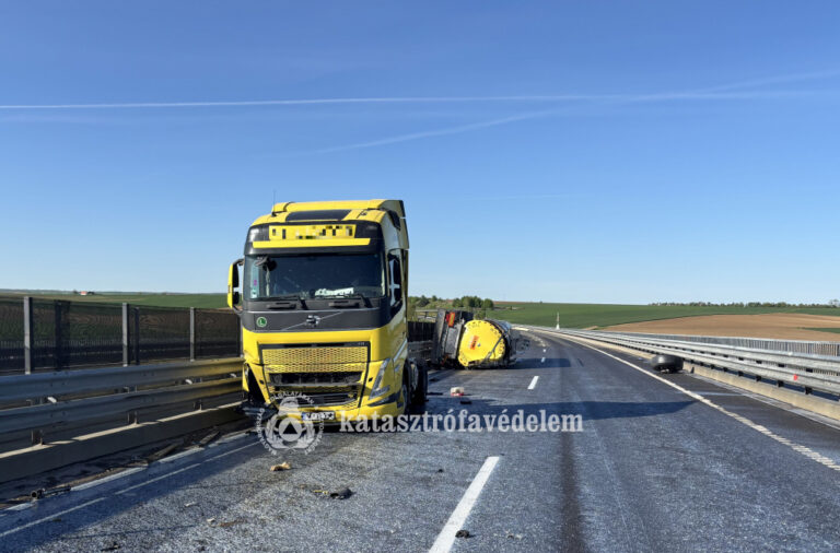 Szabadtéri tüzek és balesetek adtak munkát a hétvégén a baranyai tűzoltóknak