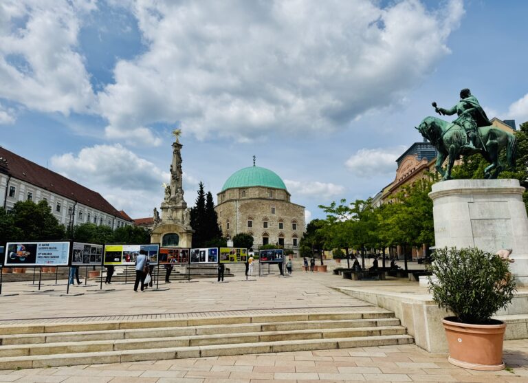 A pécsi Széchenyi téren debütál a 44. Magyar Sajtófotó Kiállítás