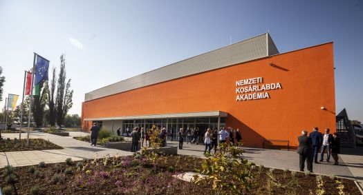 Kamuprofil buktathatta le a pécsi kosárlabda-akadémia fizikoterapeutáját