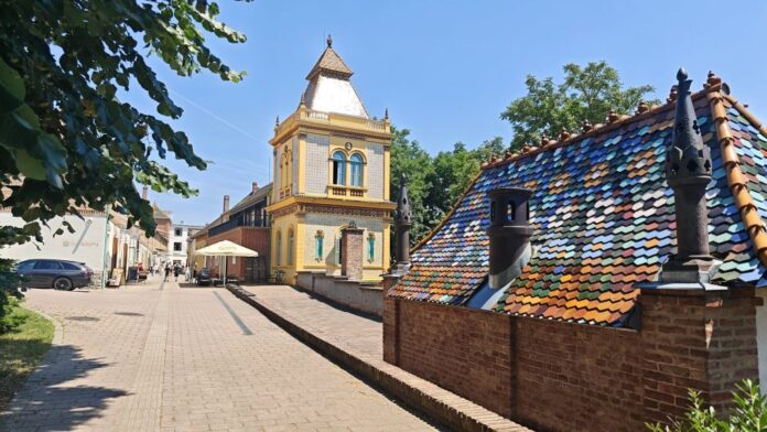 ZsolnayNegyed(1)
