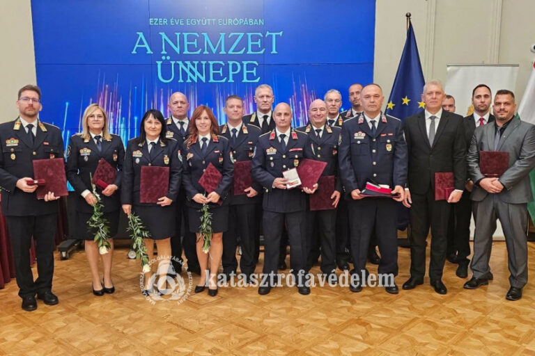 Tűzoltósági tanácsosi címmel jutalmazták a baranyai szakembert