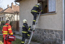 Tüzekhez, balesetekhez és bajba jutott idősekhez riasztották kedden a baranyai tűzoltókat