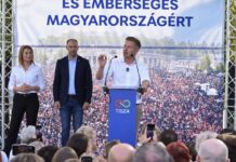 Magyar Péter Pécsen folytatta országjárását – több fontos témáról is beszélt a 48-as téren
