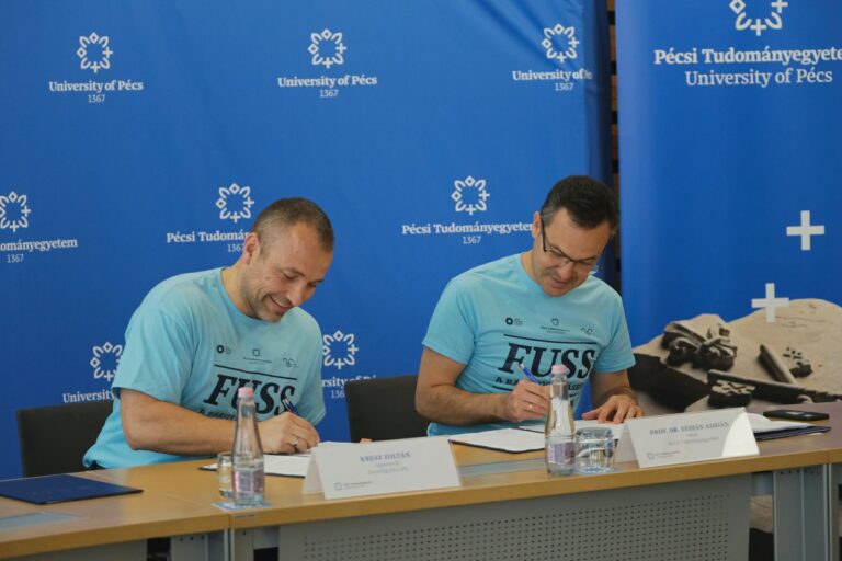 Tovább erősíti sportos közösségét a PTE: folytatódik az együttműködés az ATS Focivilággal