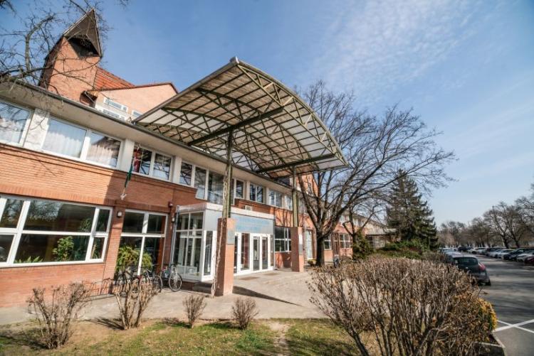 Lemondott a PTE egyik karának dékánja a doktori iskola körüli viták után