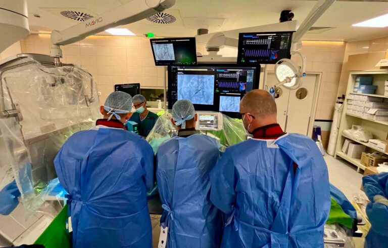 Mérföldkő a Pécsi Szívklinikán: elvégezték az ezredik aortaműbillentyű-beültetést